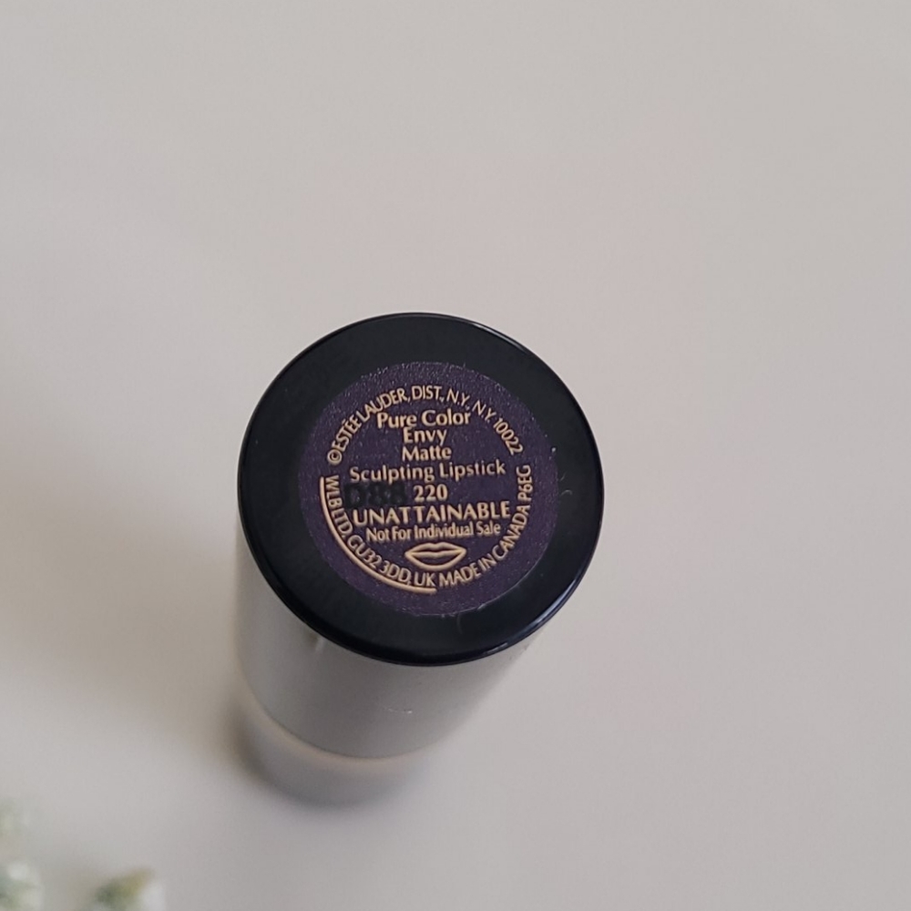 Estee Lauder Lipstick - Picture 4 of 13